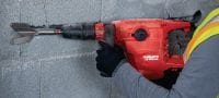 เครื่องสกัดไร้สาย TE 500-22 SDS-Max เครื่องสกัดทำลายและสกัดเจาะไร้สาย SDS Max (TE-Y) พร้อมระบบการลดแรงสะท้อนถึงผู้ใช้งานสำหรับการสกัดคอนกรีตหรืออิฐ (บนแพลตฟอร์มแบตเตอรี่ Nuron) Applications 3